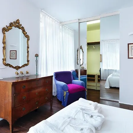 Ella In Luxury Nyaraló